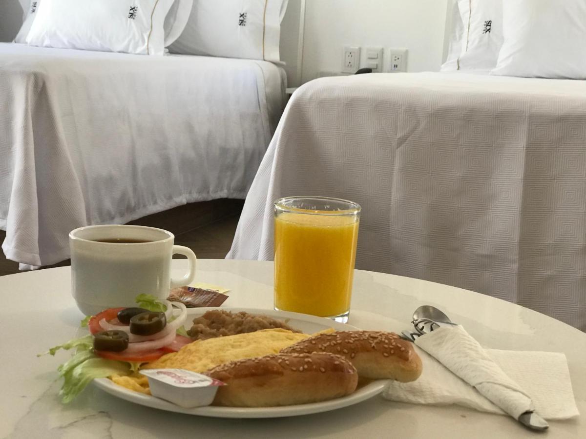 Six Hotel Guadalajara Degollado Dış mekan fotoğraf
